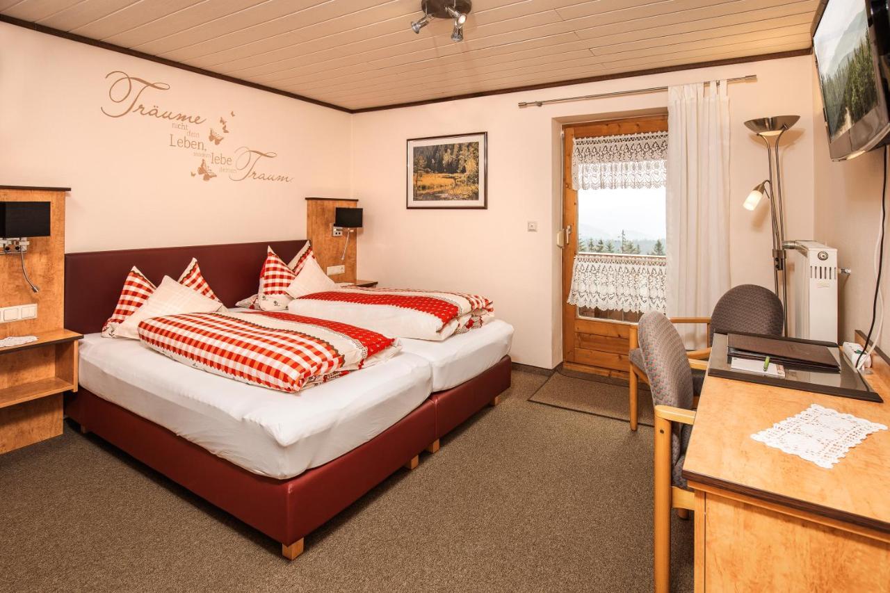 Kolmsteiner Hof Hotel Нойкирхен байм Хайлиген Блут Екстериор снимка